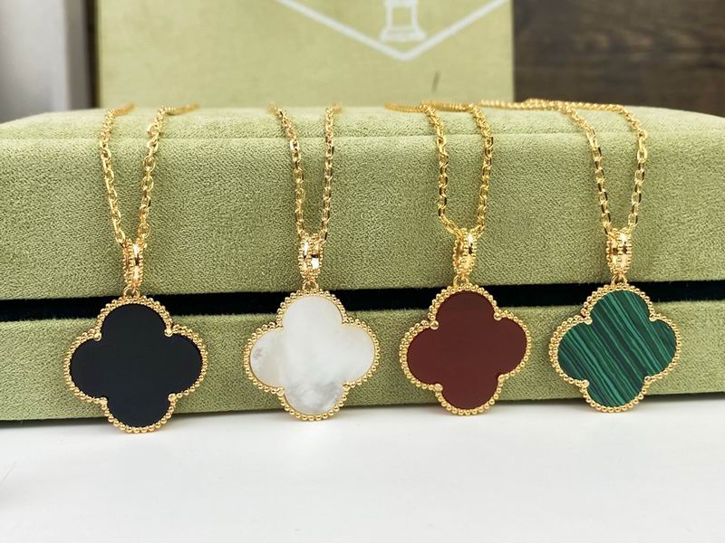 Van Cleef & Arpels necklace 09yxq05